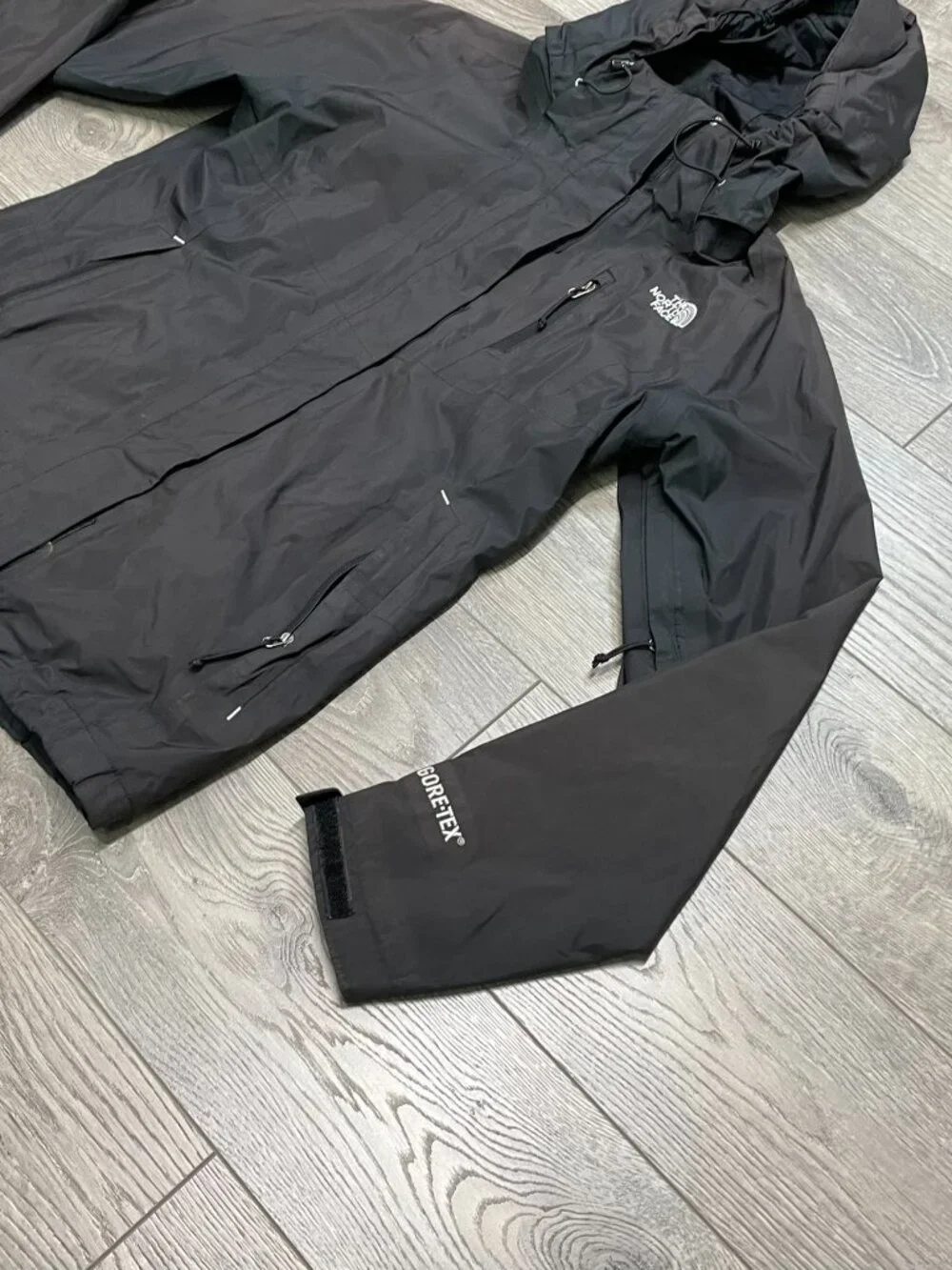 The North Face Womens Black Gore-Tex Rain Jacket Hooded Waterproof Shell Size S - Picture 3 of 16